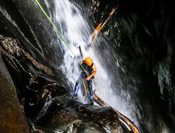A high-technology rope for deep canyons.